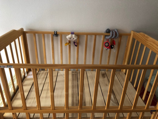 ハイシートベビーベッド