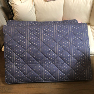 羊毛混敷布団(同じものが2枚あります)