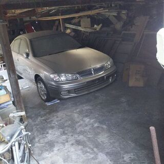 日産ブルーバード 「パーツ取り車やサバイバルゲームフィールドのバ...