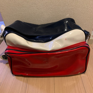 エナメルバッグ