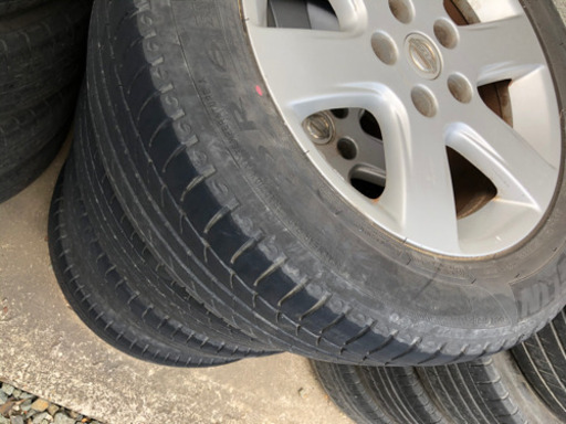 215/55/R16 ノーマルタイヤ４本セット　日産標準アルミ付