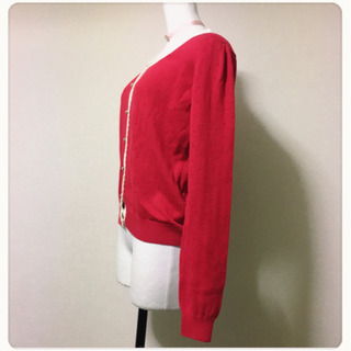 [美品✧︎C·O·L·Z·A]スカラップ パールボタン ニットカーディガン 赤の画像