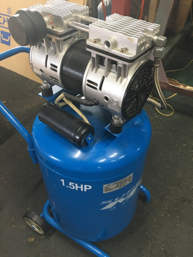 オイルレスコンプレッサー中古値下げしました