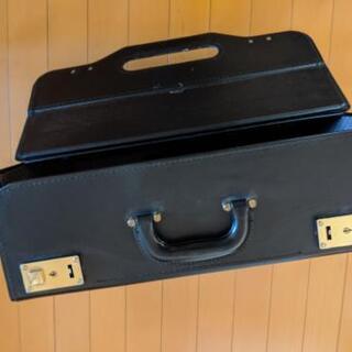 パイロットケース（ビジネスバッグ）鍵付A3対応の画像