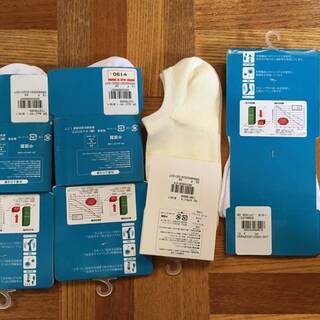 新品　白3足　生成1足 靴下 23～25㎝ 4点セットの画像