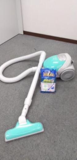 HITACHI　2011年製 ゴミパック付き