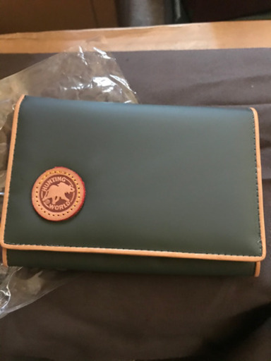 ハンティングワールド　二つ折り　財布