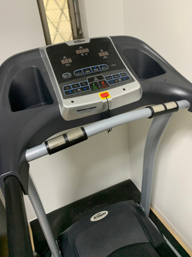 ルームランナーTempo FITNES ランニングマシン　ジョンソンヘルステック社マット付き
