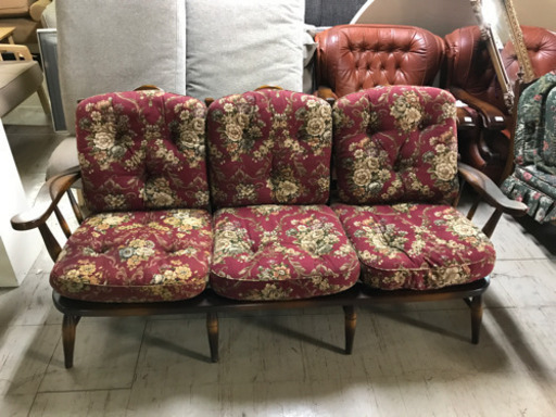 JF00378 ビンテージ　飛騨産業　キツツキマーク『のりくら』3人掛けソファ　エンジ花柄系