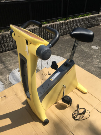 ◆Combi◆ Wellness コンビ ウェルネス    エアロバイク ■ai■ イエロー ★動作◯
