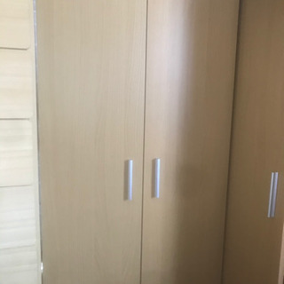 洋服タンスなどに使えます。