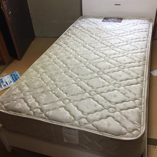 ９日限定  シモンズマット付き シングルベッド   