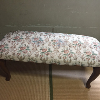 天然木の猫足スツール  緊急