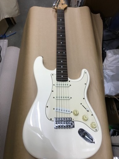 ギター バッカス オールドホワイト　【Bacchus】ストラトキャスター　白