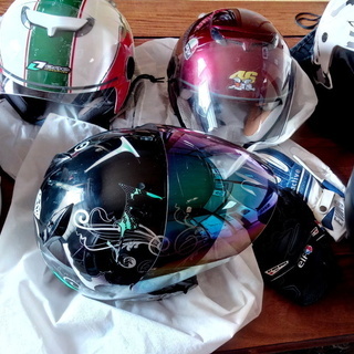 バイク用ヘルメットとSHADのケース
