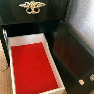 上品なグリーンのドレッサー、フランスミラー社製　値下げしましたの画像