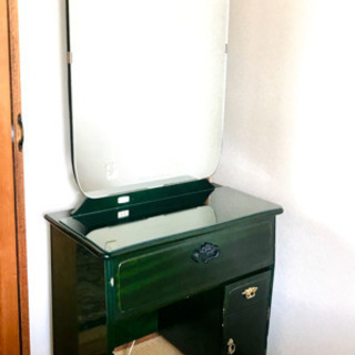 上品なグリーンのドレッサー、フランスミラー社製　値下げしましたの画像