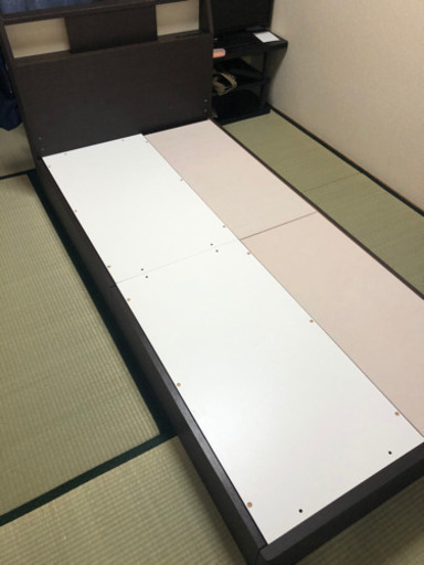 ニトリ　シングルベッドフレーム　収納、電気付