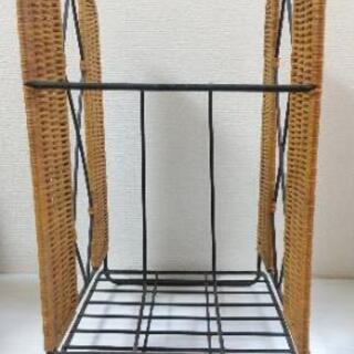 ブックスタンド 籐家具 ラタンの画像
