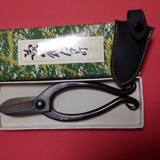生け花用花鋏と花器のセット　花瓶と花ハサミ　黄色の楕円形　無料で...