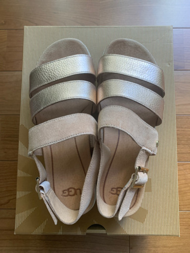 UGG サンダル