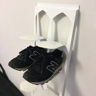 金属製シューズスタンドの画像