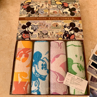【Disney】ディズニーのタオルセットとＢ4サイズのポスターセットの画像
