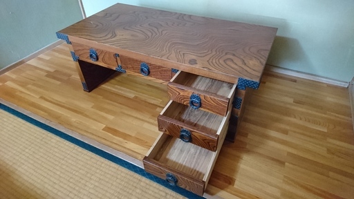 中古・アンティーク　鉄飾り付き文机