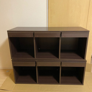 譲ります。マガジンラックの本棚の画像