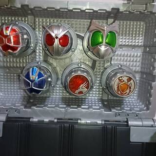 決まりました　仮面ライダーウイザードベルト3個＆リングボックス新品＆ウイザードリングのおもちゃ付きの画像