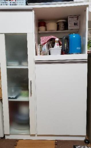 キッチンボード　食器棚