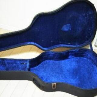 古いギターハードケースの画像