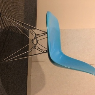 ハーマンミラーサイドシェルチェアのコピー品