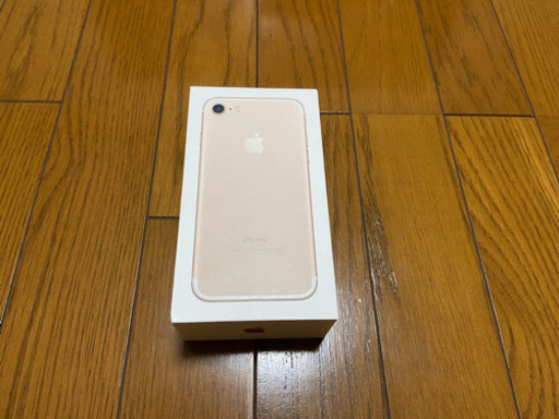 IPhone 7本体　ほぼ傷なし美品　32GB ゴールド