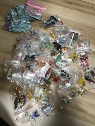 ハンドメイド水晶ビーズストラップ　約30点　※値段交渉Ok