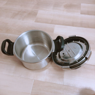 【販売】ティファール　圧力鍋　保証付の画像