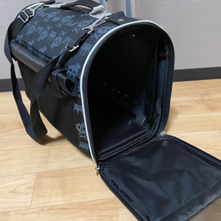 キャスター付ペット用キャリーケースの画像