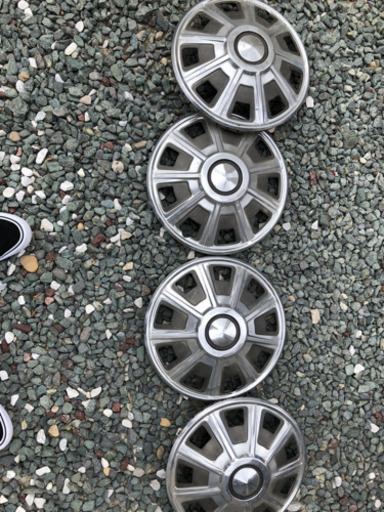 旧車　日産　ブルーバードSSS 純正ホイールキャップ