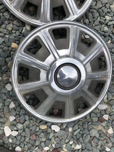 旧車　日産　ブルーバードSSS 純正ホイールキャップ