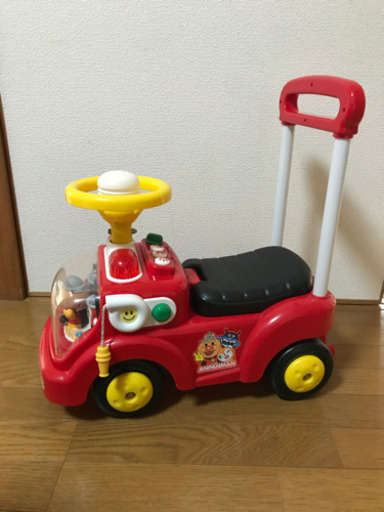アンパンマンの車