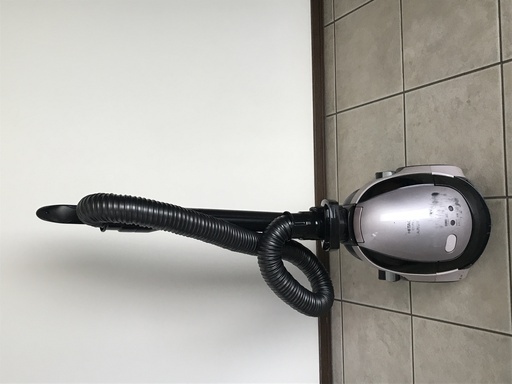 日立の掃除機（紙パック式）
