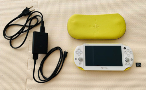 PlayStation Vita  Wi-Fiモデル(PCH-2000) 2013年製＋メモリーカード32GB、ゲームソフト3点