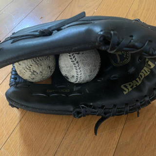 グローブ、ボール2個