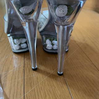 透明で可愛いサンダルの画像