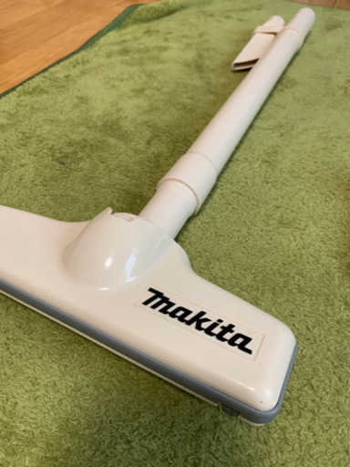 値下げしました　makita マキタ TURBO 充電式 クリーナー CL103DX