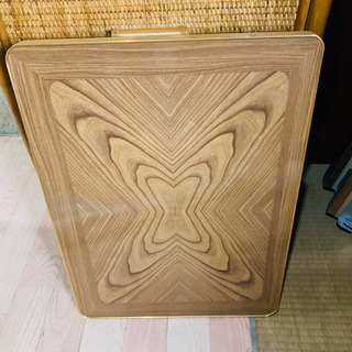 小さいテーブル
