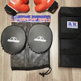 男の子　親子　格闘技　練習セットの画像