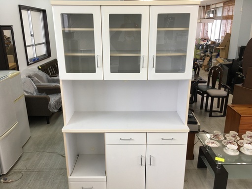 食器棚　鏡面仕上げ　人気のホワイト！！！