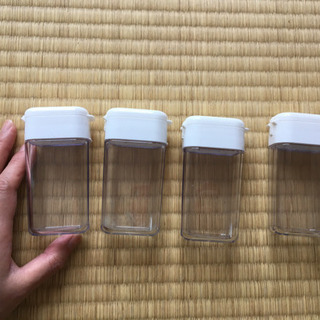 セリアの調味料入れセットの画像