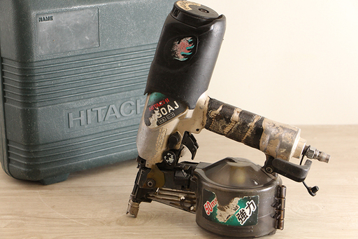 HITACHI 日立工機 ロール釘打機 NV50AJ エアー工具 エア釘打機 常圧 50mm 釘打ち機(D3538wY)